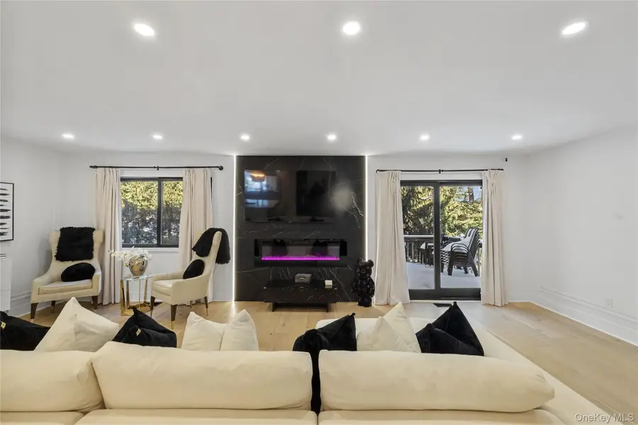 24 Chestnut Lane, Woodbury, NY 11797 - Image #2