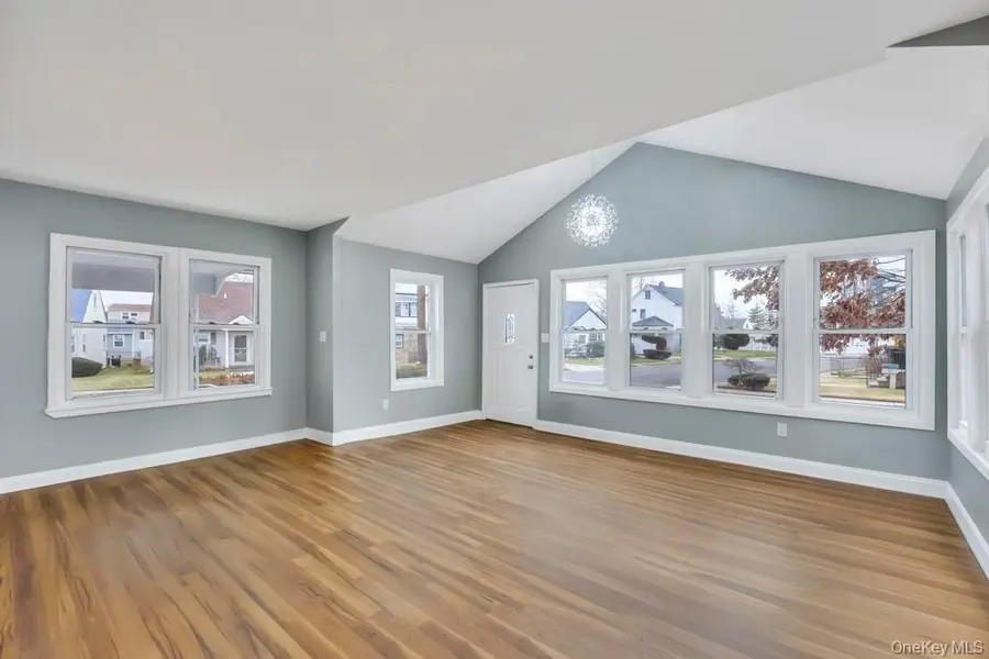 17 Sapir Street, Valley Stream, NY 11580 - Image #3