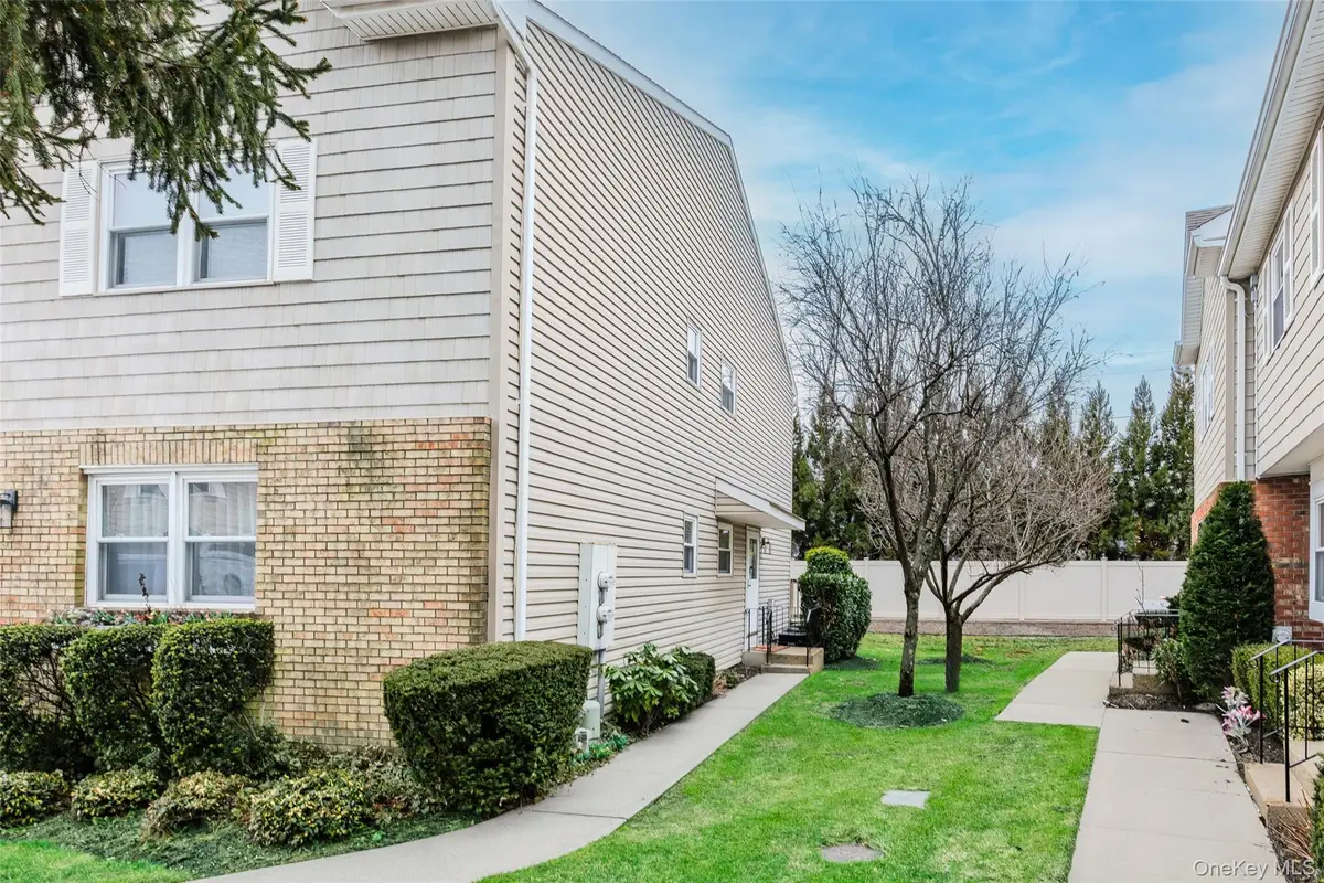 1425 Jerusalem Ave. #7, North Merrick, NY 11565 - #1