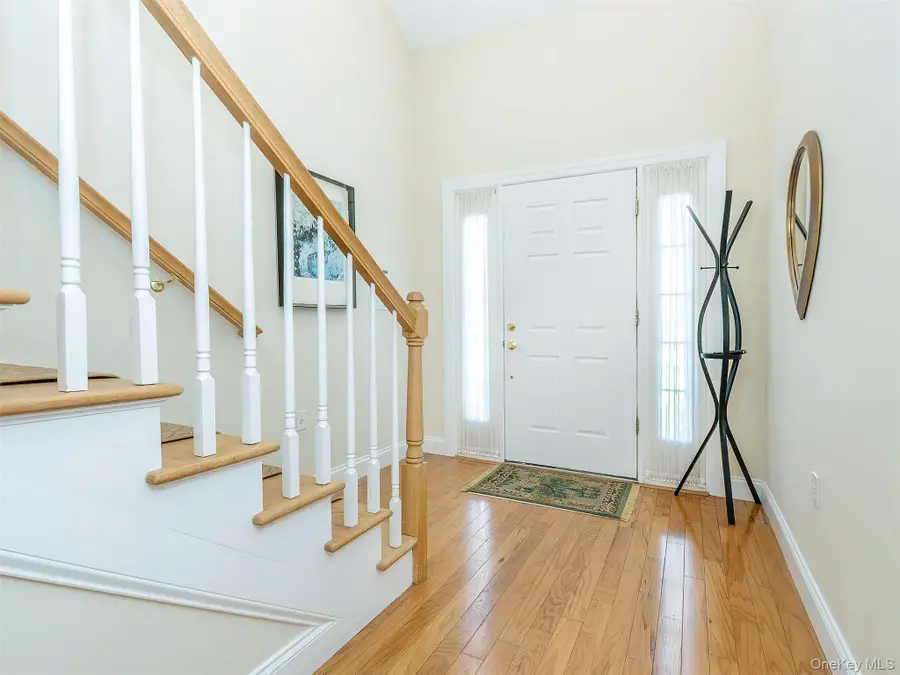 229 Miro Place #422, Port Washington, NY 11050 - Image #3