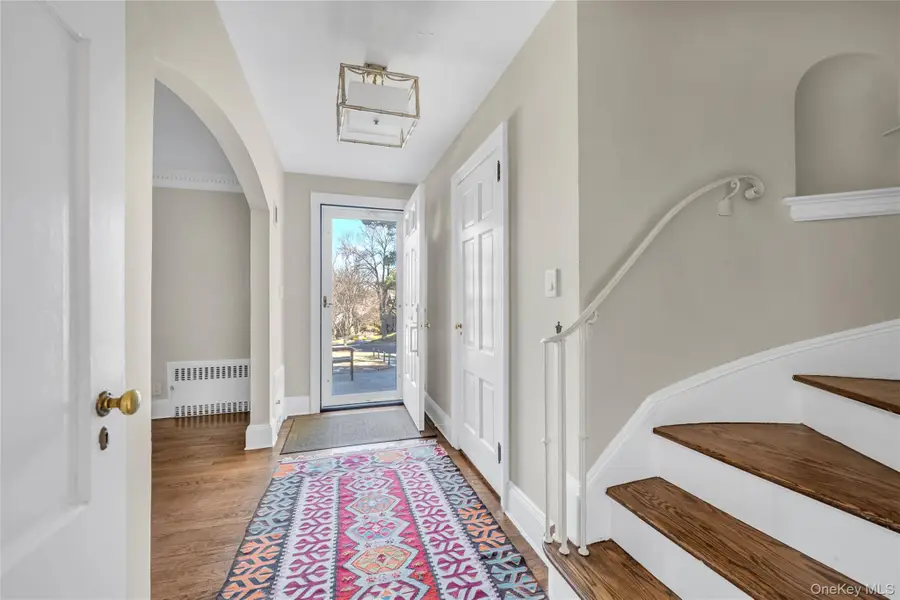 96 Quaker Ridge Road, Manhasset, NY 11030 - #3