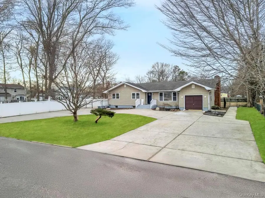 73 Maple Avenue, Shirley, NY 11967 - Image #3