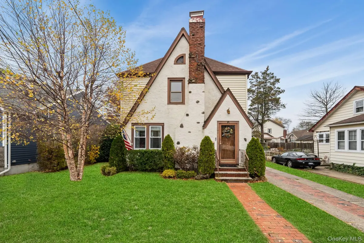 42 Driving Park Avenue, Lynbrook, NY 11563 - Image #1