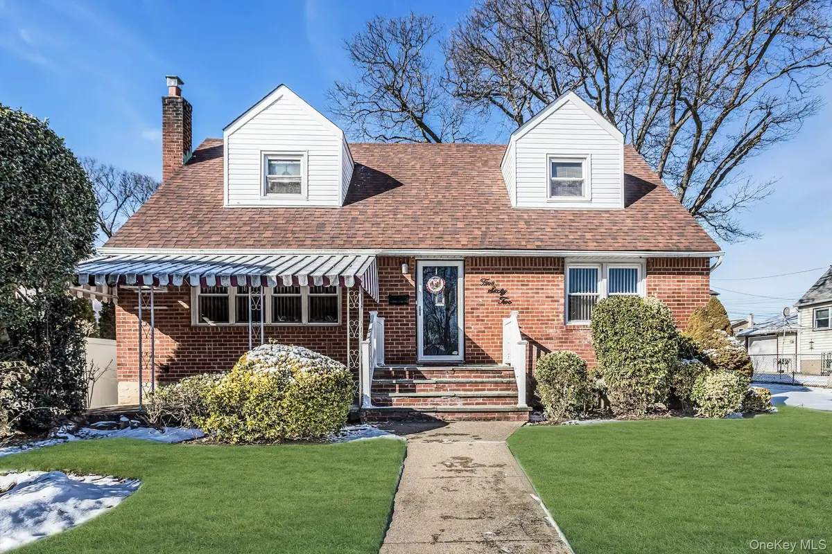 562 Arcadian Avenue, Valley Stream, NY 11580 - Image #1