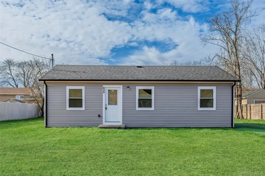 818 Meade Avenue, Bellport, NY 11713 - Image #2