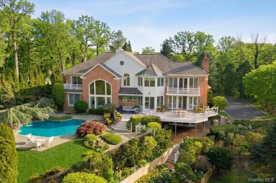 19 Cobblestone Court, Centerport, NY 11721 - #2