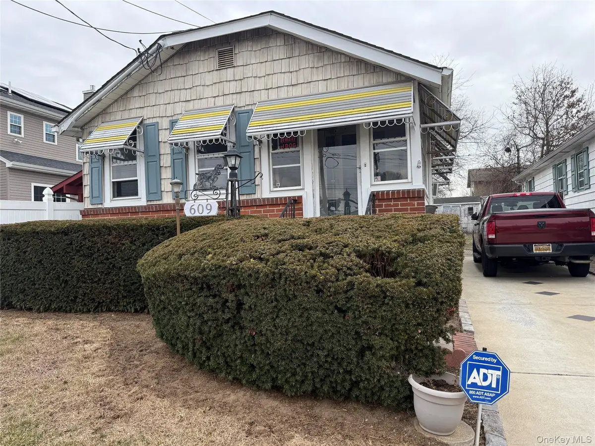 609 Hempstead Gardens Drive, West Hempstead, NY 11552 - Image #1