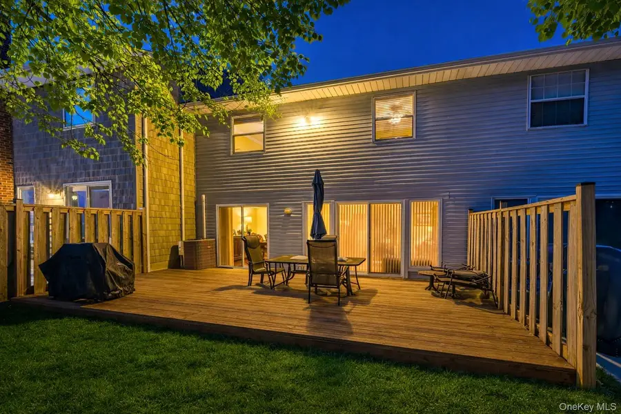 84 Aspen Drive W, Woodbury, NY 11797 - #2