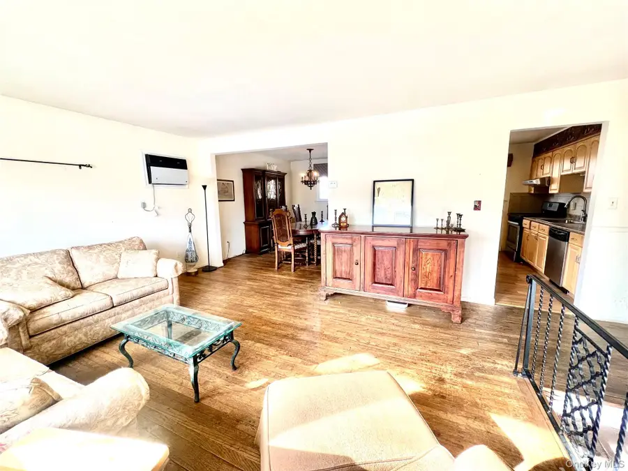 366 Carvel Avenue, Cedarhurst, NY 11516 - Image #3