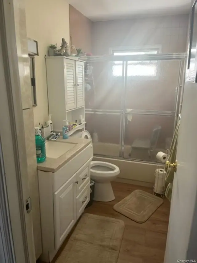 330 Florida Avenue, Copiague, NY 11726 - Image #3