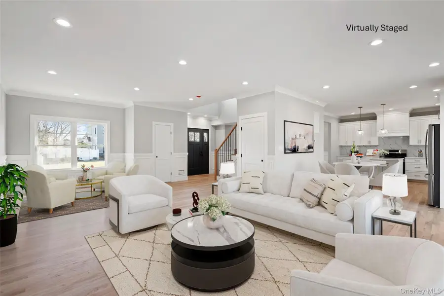 8 Violet Avenue, Hicksville, NY 11801 - #2