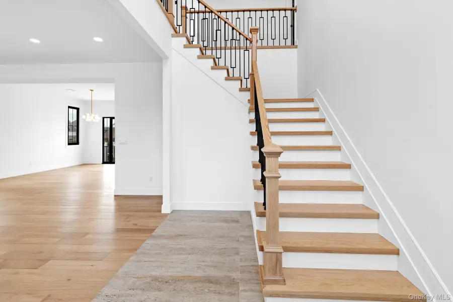 24 Midway Street, Babylon, NY 11702 - #2