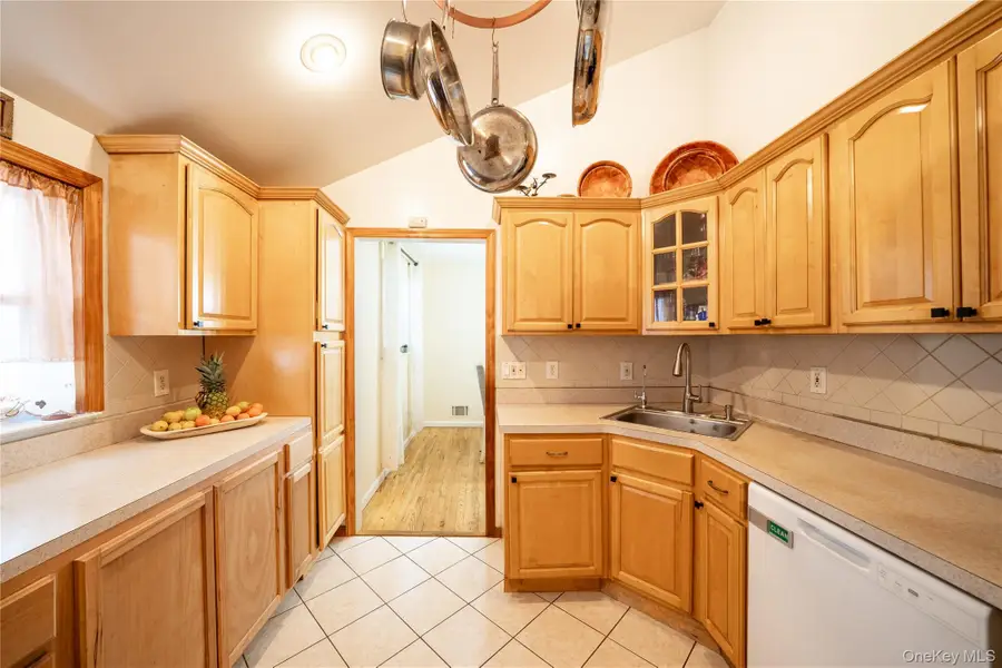 72 Cranberry Street, Central Islip, NY 11722 - Image #3