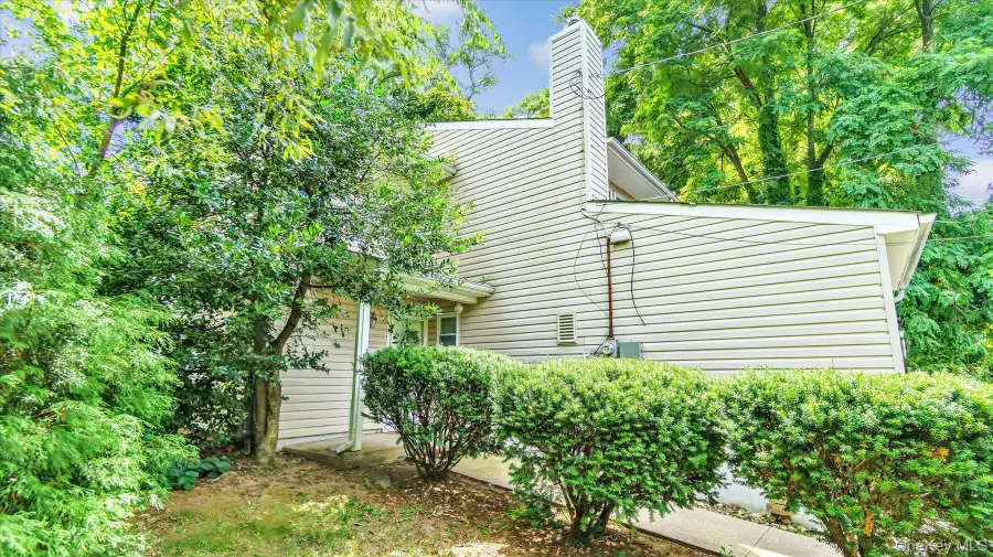 3 Altamont Avenue, Sea Cliff, NY 11579 - Image #3