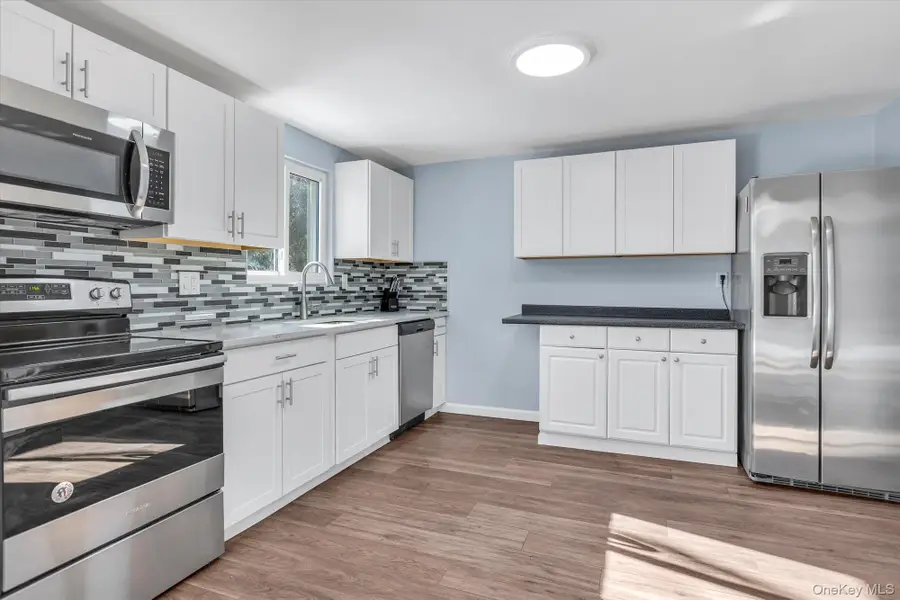 6 Anne Drive, Selden, NY 11784 - Image #3