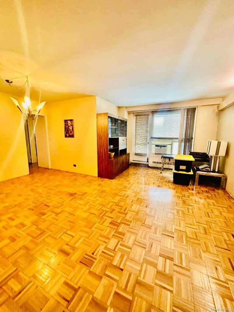 97-10 62 Drive #4J, Rego Park, NY 11374 - Image #3