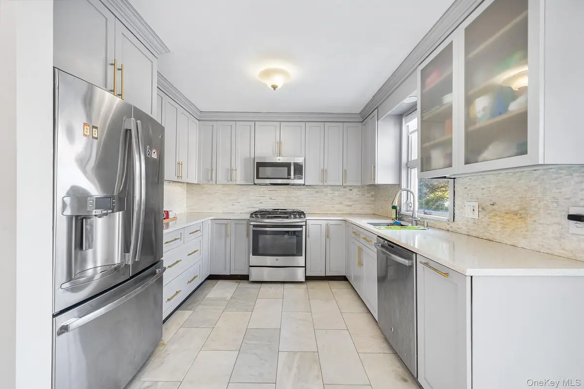 36 Brian Street, New Hyde Park, NY 11040 - #1