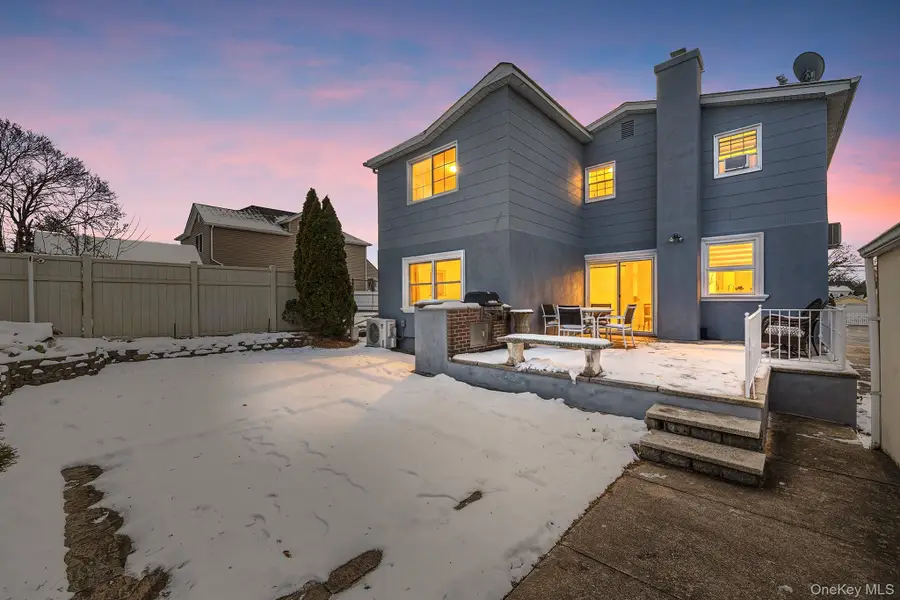 36 Brian Street, New Hyde Park, NY 11040 - #3