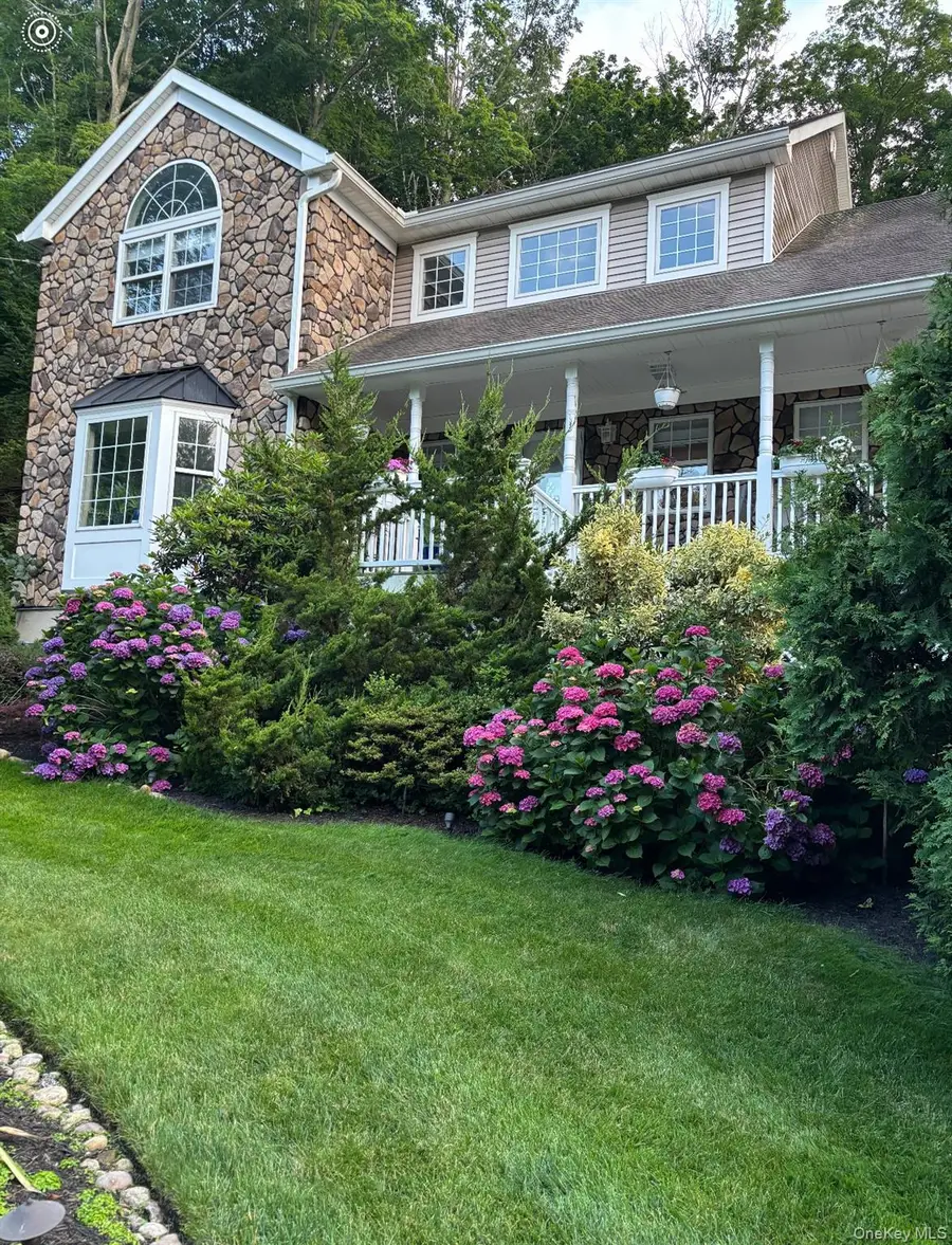 6 Sandy Hollow Road, Centerport, NY 11721 - #3