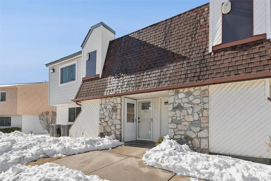 141 Pointe Circle N #141, Coram, NY 11727 - #3