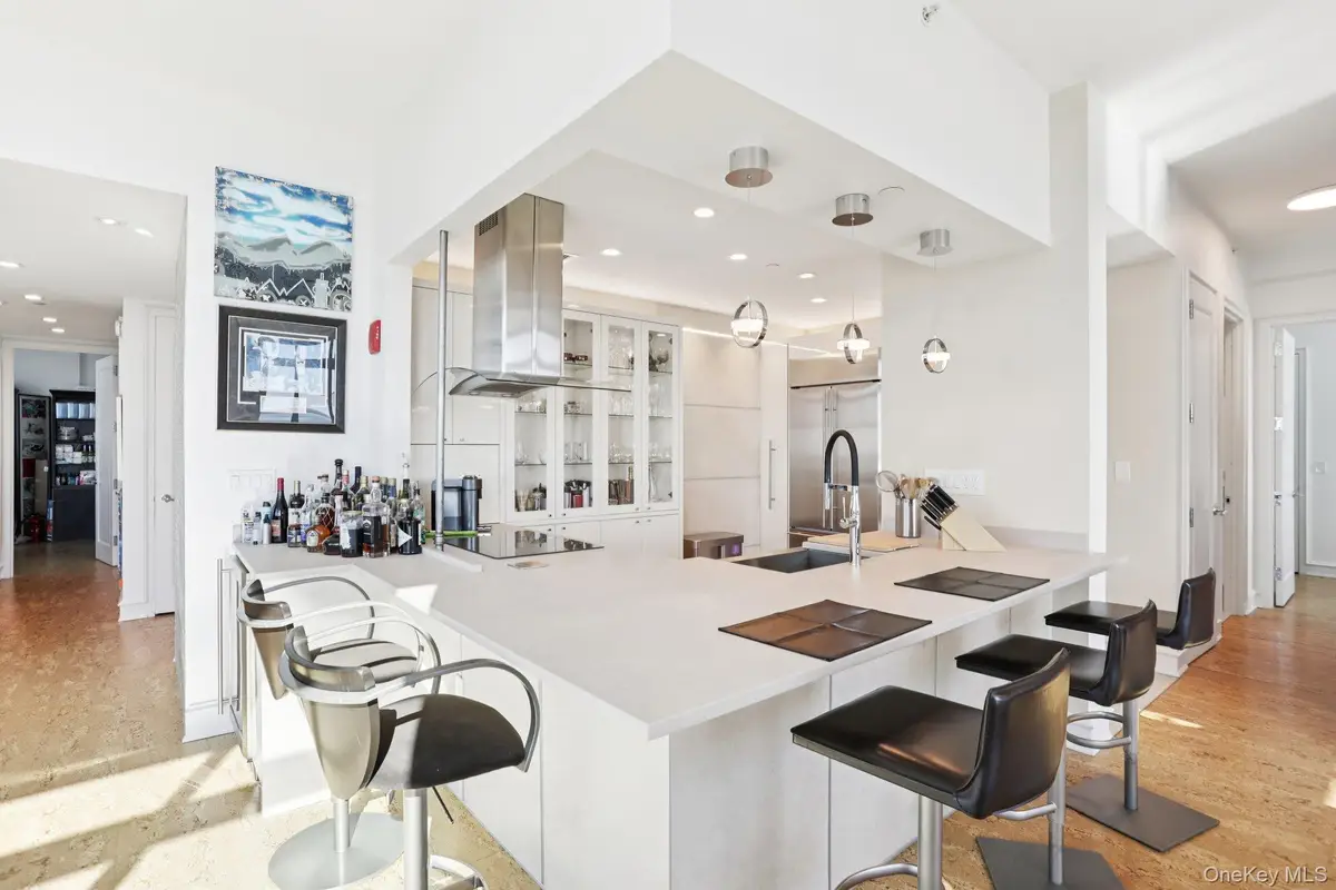 175 Huguenot Street #PH-302, New Rochelle, NY 10801 - Image #1