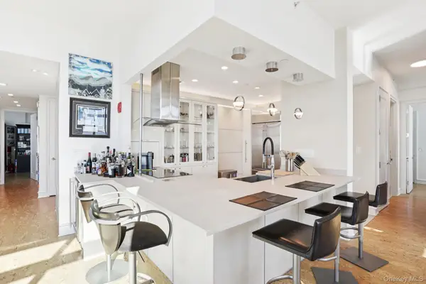 175 Huguenot Street #PH-302, New Rochelle, NY 10801