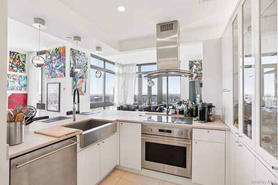 175 Huguenot Street #PH-302, New Rochelle, NY 10801 - Image #2