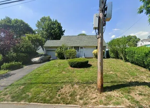 17 Cumberland Avenue, Great Neck, NY 11020 - Image #1