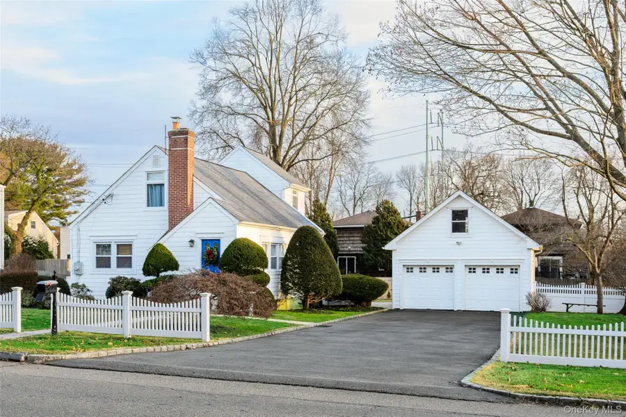 64 Smith Street, Greenlawn, NY 11740 - Image #3