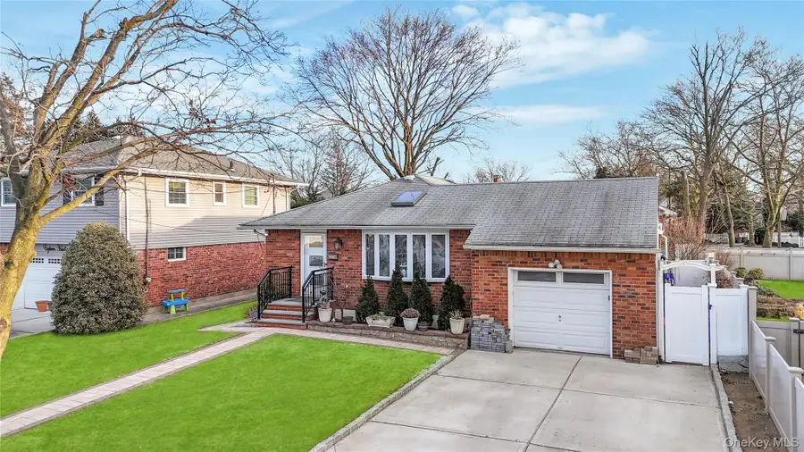 1810 N Jerusalem Road, North Bellmore, NY 11710 - Image #2