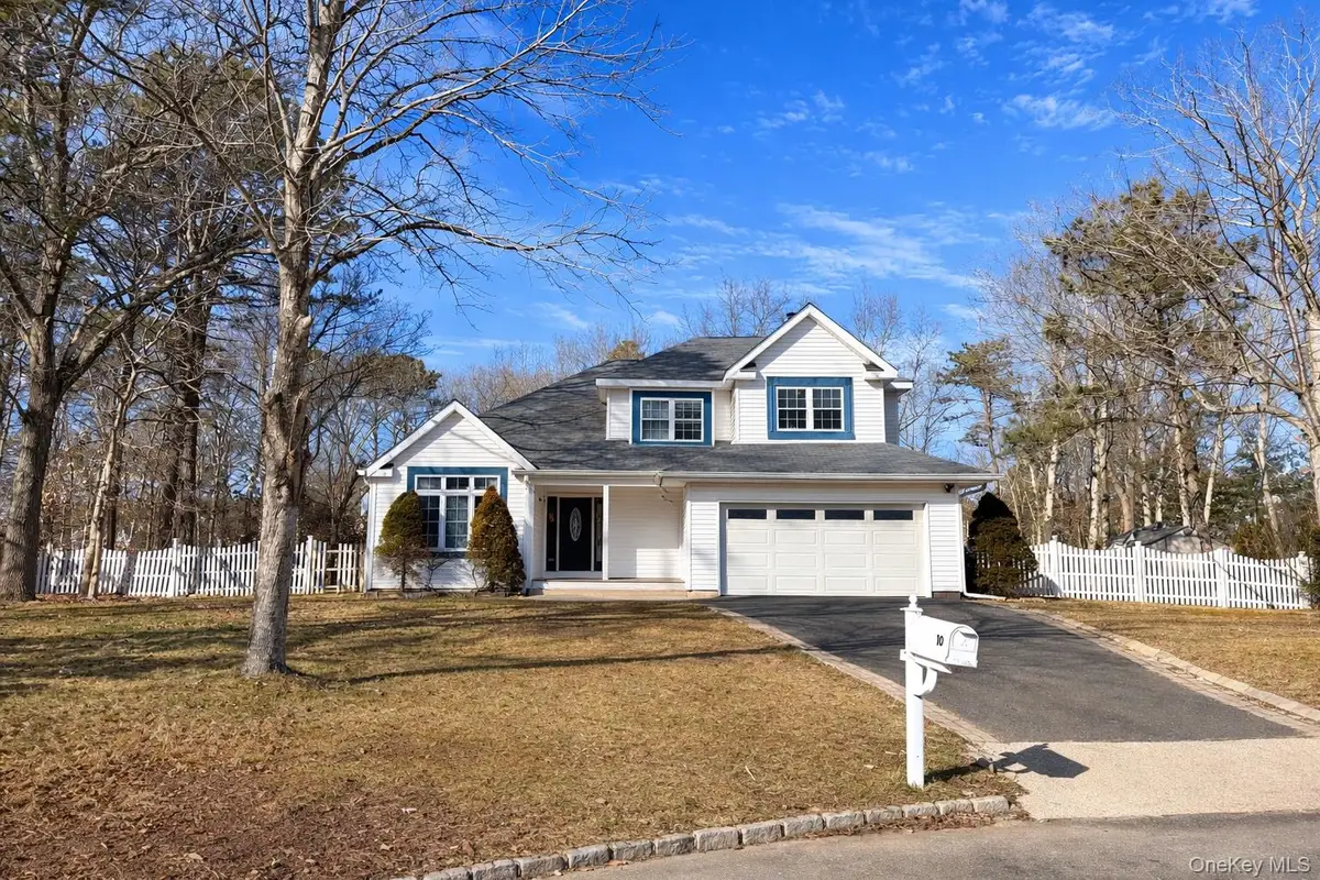 10 Silver Court, Ridge, NY 11961 - Image #1