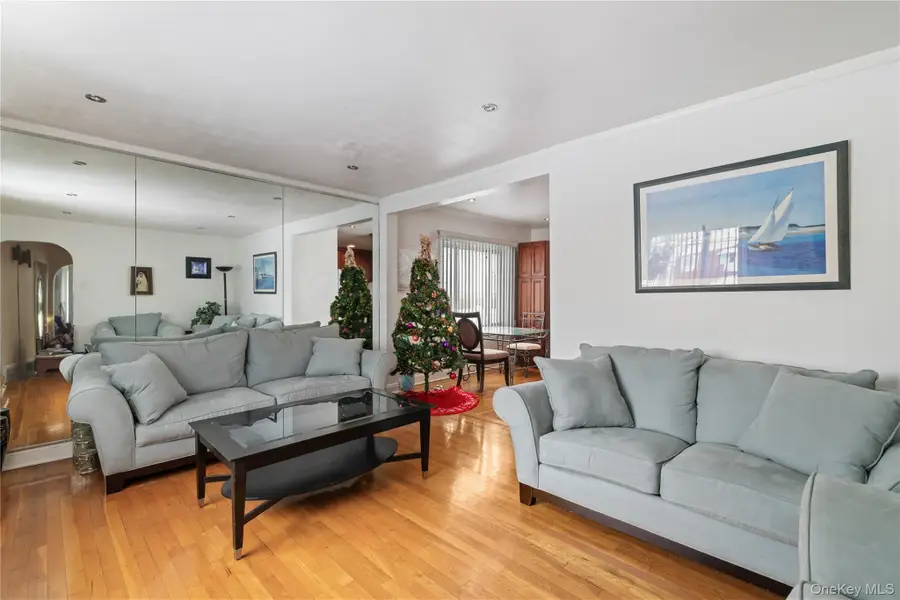 17 Standish Road, Valley Stream, NY 11580 - Image #3