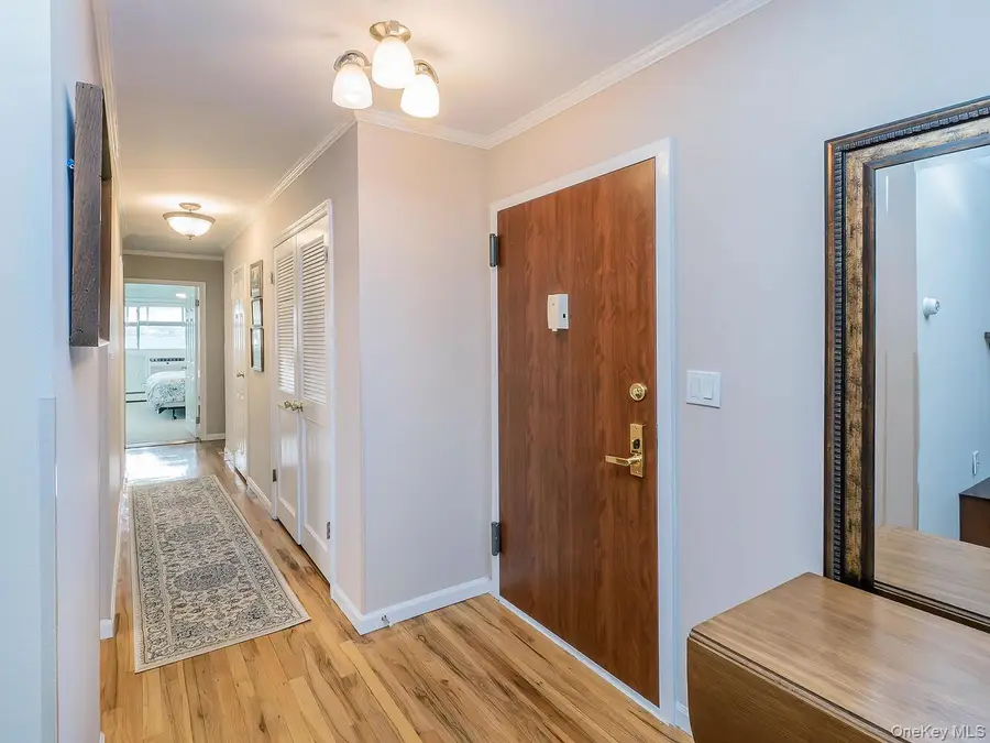 1 Toms Point Lane #6 i, Port Washington, NY 11050 - Image #2