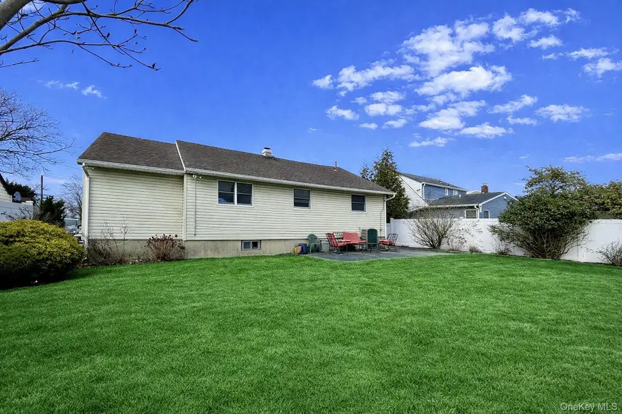 2337 Sycamore Avenue, Wantagh, NY 11793 - Image #2