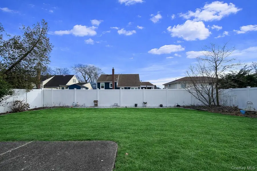 2337 Sycamore Avenue, Wantagh, NY 11793 - Image #3