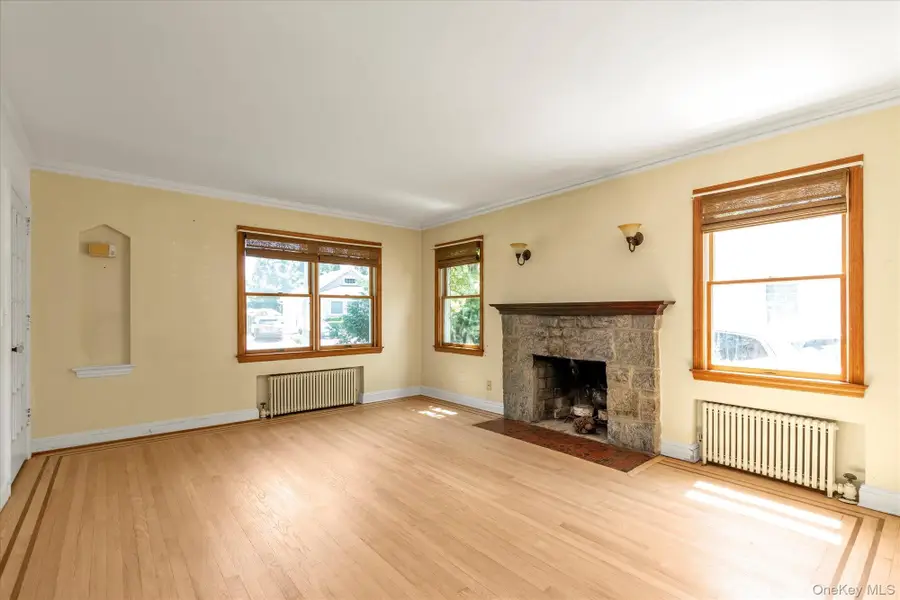 18 Hathaway Drive, Garden City, NY 11530 - #2