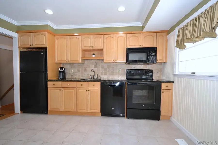 9 Agnes Court, Melville, NY 11747 - #3