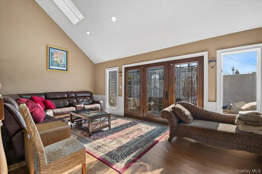 1 Windsor Court, Amityville, NY 11701 - Image #3