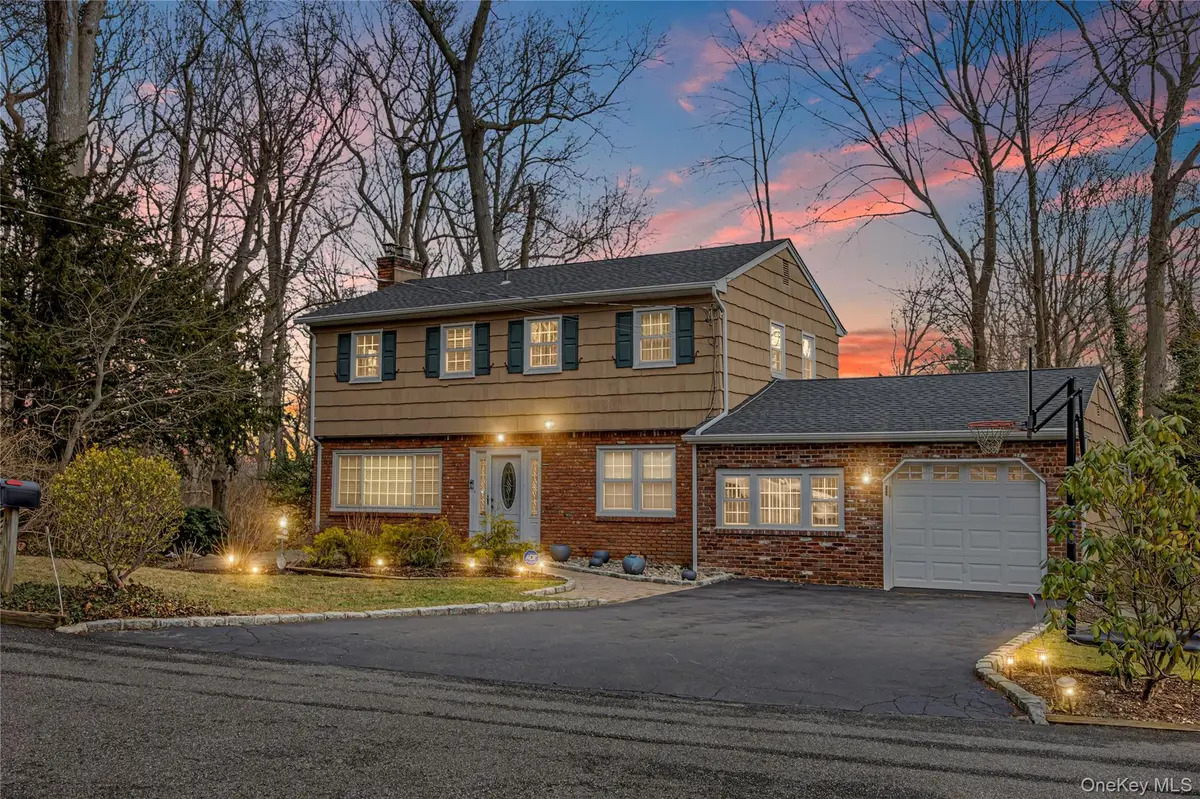 35 High Hills Lane, Huntington Station, NY 11746 - #1