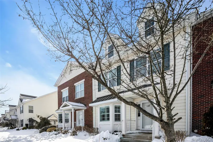 110 Brattle Circle, Melville, NY 11747 - Image #3