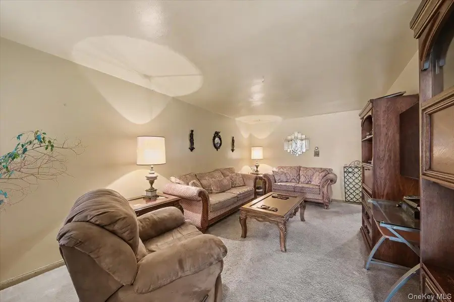 2715 Dewitt Place, Bronx, NY 10469 - Image #2