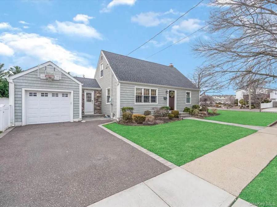 1896 Russell Street, Bellmore, NY 11710 - Image #2