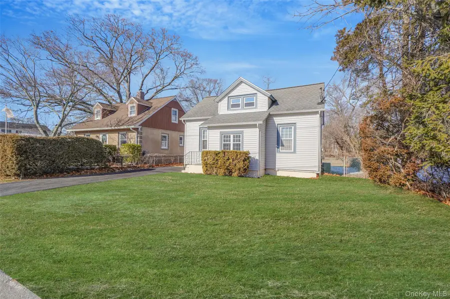 59 Richard Avenue, Islip Terrace, NY 11752 - Image #2