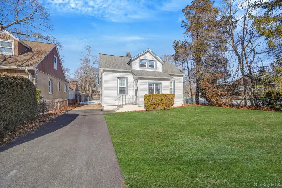 59 Richard Avenue, Islip Terrace, NY 11752 - Image #3