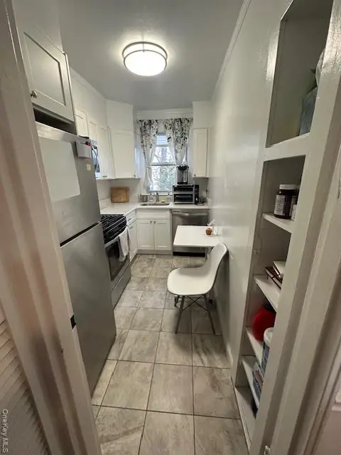 14 Stokes Road #2B, Yonkers, NY 10710 - Image #1