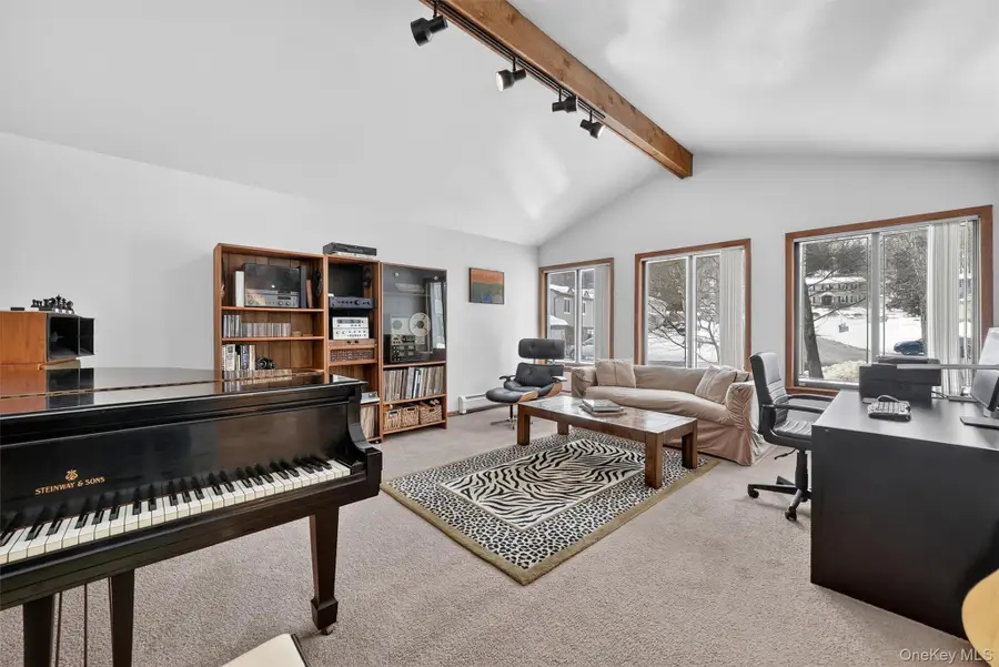 6 Pelham Court, Nanuet, NY 10954 - #3