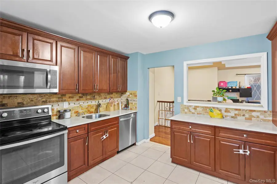 85 Bedford Avenue, Freeport, NY 11520 - Image #2