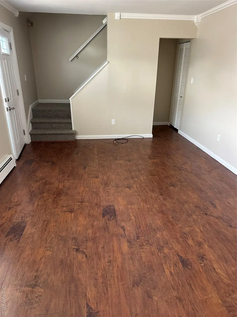 10 Shiloh Court, Coram, NY 11727 - Image #2