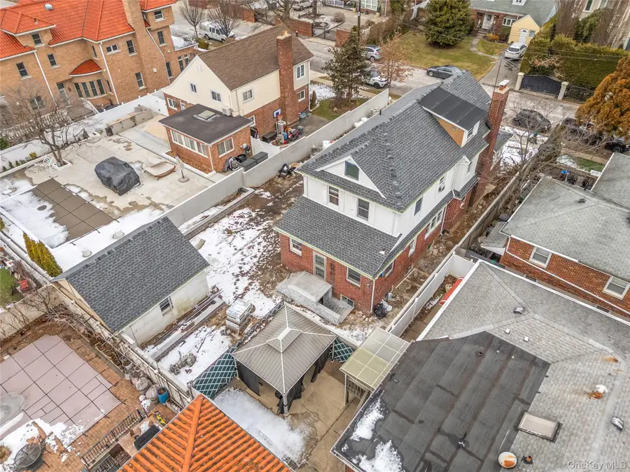 16016 Riverside Drive, Beechhurst, NY 11357 - Image #3