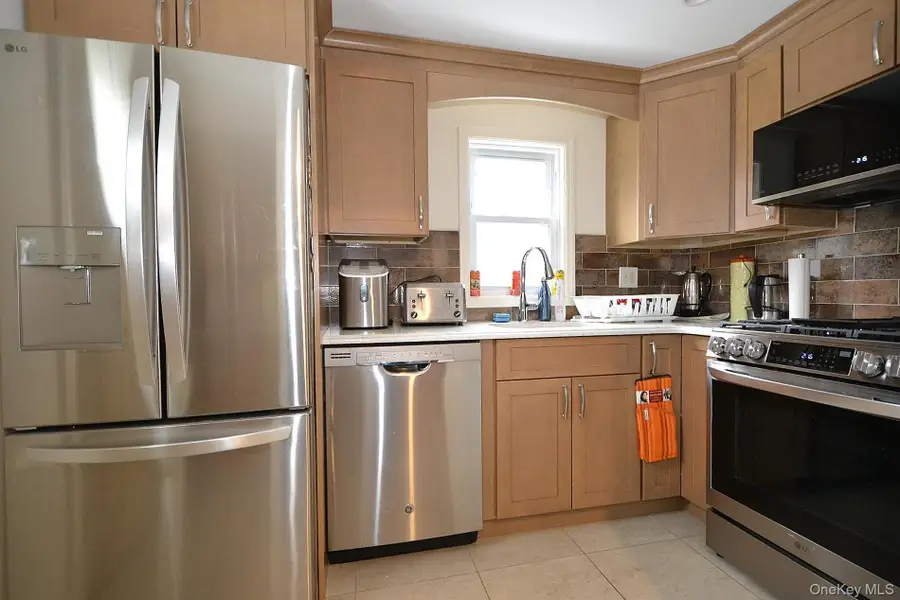 463 S Bayview Avenue, Freeport, NY 11520 - #2